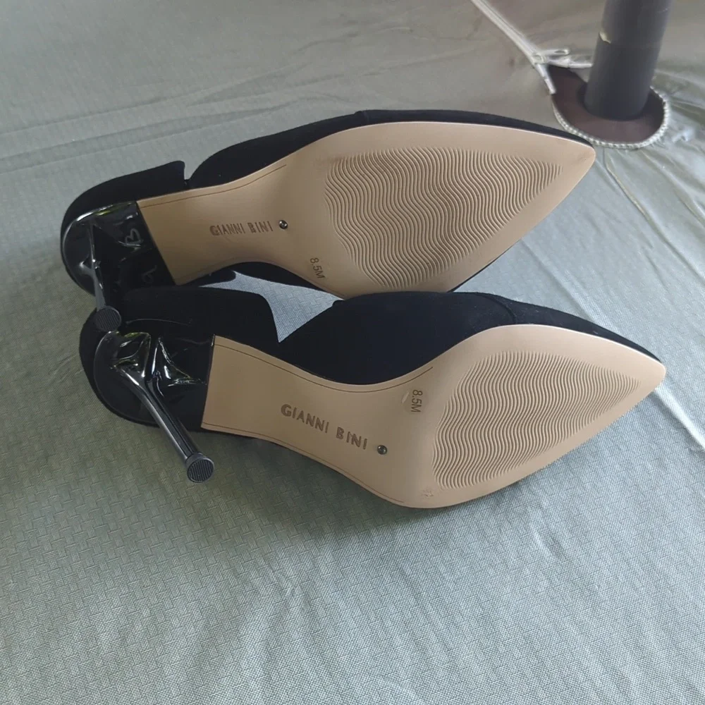 Gianni Bini Women's Faux Suede Heels EUC - Picture 7 of 10